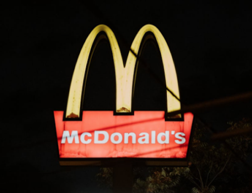 McPlant addio: McDonald’s non venderà più i suoi panini vegani